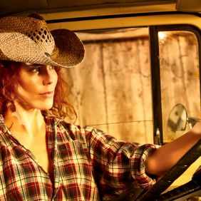 Country girl i bil